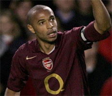 henry_arsenal_salute_d[1]